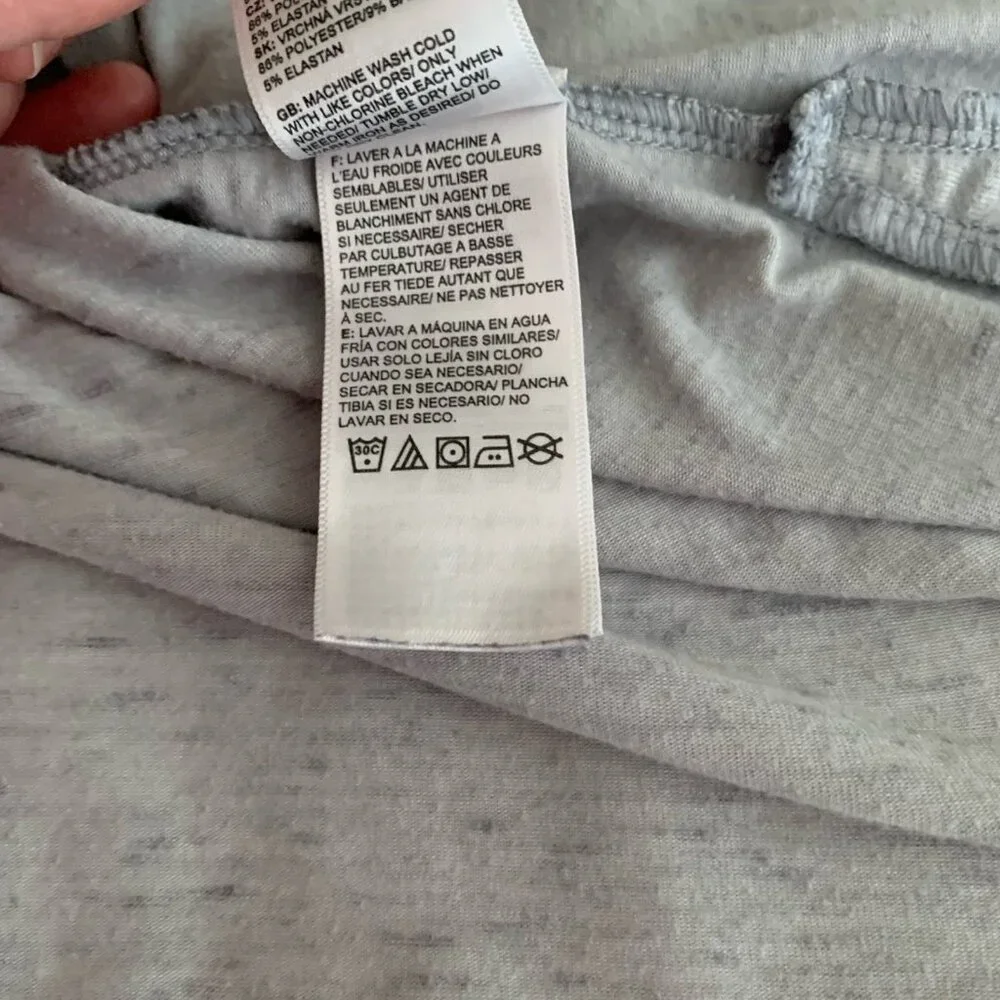 North Face Gray Women’s Size Small Scoop Neck Short Sleeve Tshirt - Picture 10 of 10